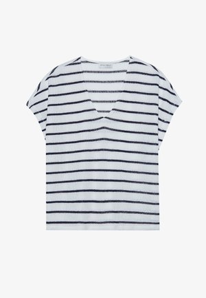 Haut à manches courtes rayé en bleu clair et marine, avec un décolleté en V et un tissu doux et texturé avec des rayures horizontales.