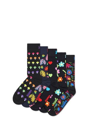 Fünf Paare schwarzer Socken mit bunten Mustern, darunter Pilze, Herzen, Blätter und Blumen. Jedes Paar trägt das Wort "HAPPY".