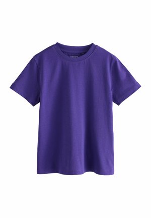 Lila kurzärmliges T-Shirt aus Baumwolle. Verfügt über einen Rundhalsausschnitt und eine glatte Textur mit einer gleichmäßigen Farbe.