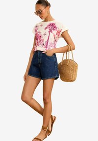 Niet geselecteerd, pink scenic tropical print