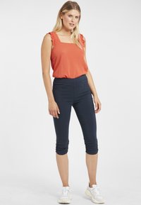 b.young BYKEIRA BYDIXI CAPRI - - Shorts - copenhagen night