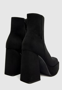 pull and bear talons