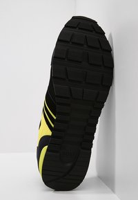 BOSS Sneakers - yellow