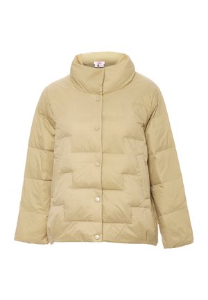 Beige Puffermantel mit hohem Kragen, Knopfverschluss und gestepptem Muster mit quadratischen Formen.