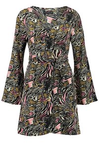 Czarna sukienka wrap z wyrazistymi, wielokolorowymi wzorami abstrakcyjnymi, dekoltem w kształcie litery V, długimi dzwonkowymi rękawami oraz dopasowanym paskiem w talii.