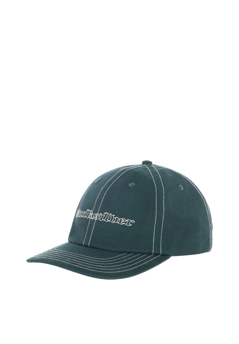 Casquette de baseball en coton vert foncé avec surpiqûres blanches et logo "Quiksilver" brodé à l'avant. Visière courbée avec couronne structurée.