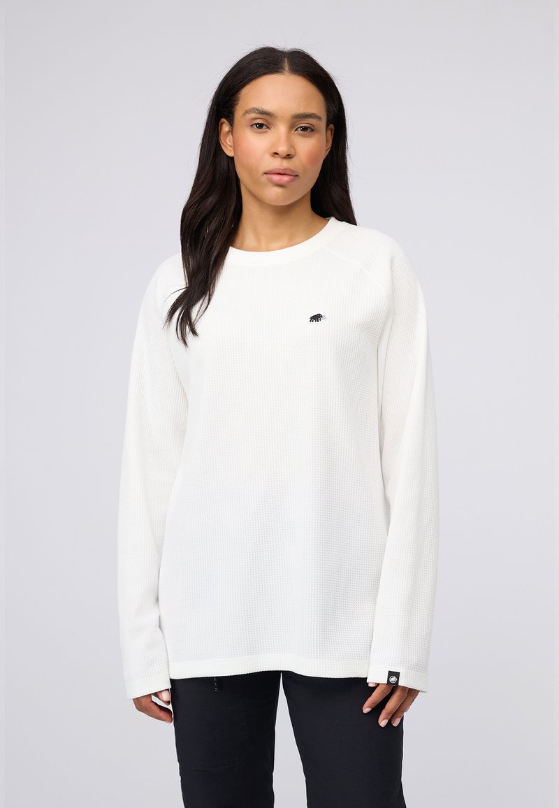 Witte trui met lange mouwen, voorzien van een gemêleerd patroon, ronde halslijn en een klein zwart logo op de borst. Heeft een relaxte pasvorm en verlaagde schouders.