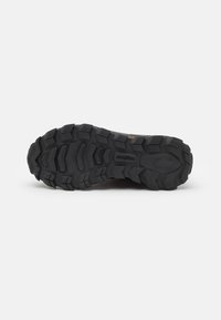 Skechers MAX PROTECT - Trainers - schwarz