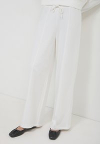 Calliope GINNICO A PALAZZO - Pantaloni sportivi - bianco