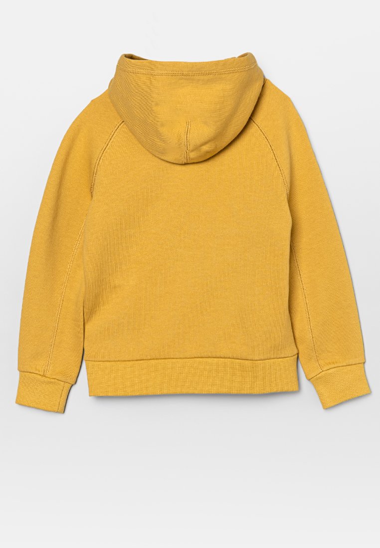 Sweat à capuche jaune avec une finition texturée, doté d'une capuche, de manches raglan et d'une taille ajustée. Le dos est lisse avec des coutures visibles.