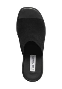 Sandalia negra tipo slide con parte superior de ante y una suela negra mate y lisa. El diseño presenta la punta abierta y una amplia tira sobre el pie.