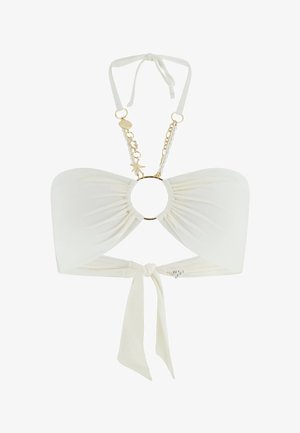 Witte halterbikinitop met centrale ring, gouden schelp- en zeesterrenbedels, parelkettingdetail en stofstrikken bij nek en rug.