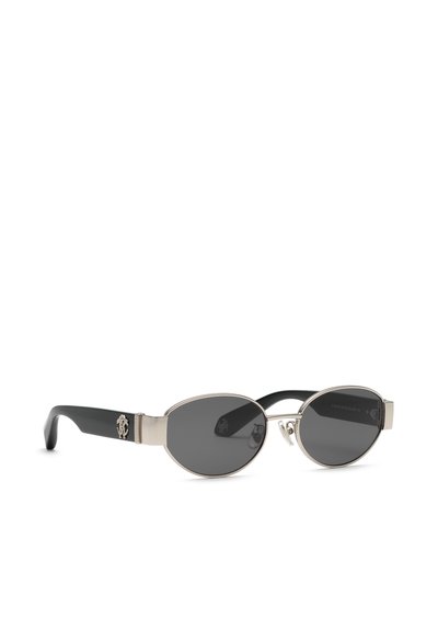 Lunettes de soleil ovales à verres noirs avec montures en métal argenté et branches noires ornées d'un petit emblème argenté de chaque côté.