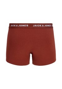 Σκούρα κόκκινα ανδρικά boxer briefs με ελαστική μέση επώνυμη που γράφει "JACK & JONES" με λευκά γράμματα.