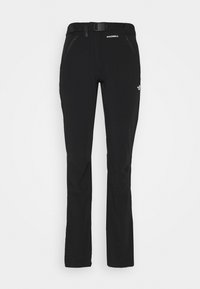 Svart utomhusbyxor i softshellmaterial, med en åtsittande midja med bälte, två fickor med dragkedja och en avsmalnande bendesign.