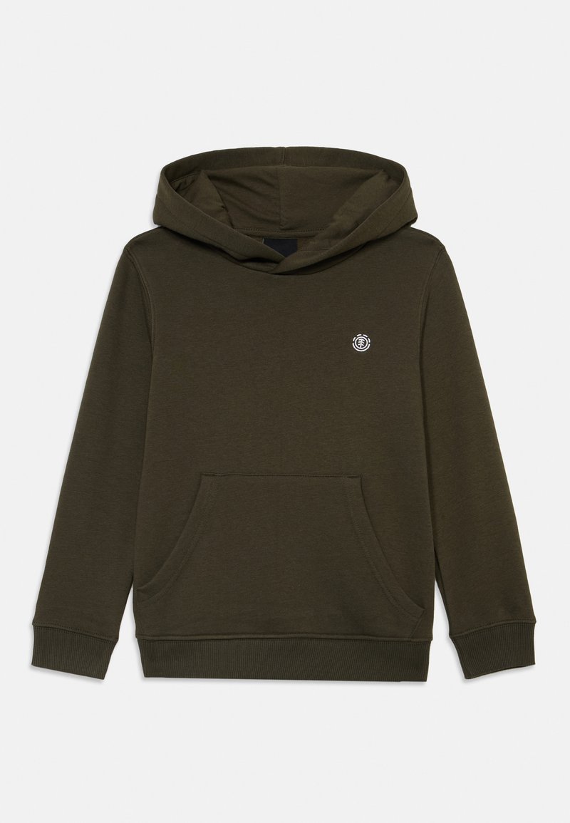 Olivengrønn hettegenser laget av mykt stoff, med en frontlomme, teksturerte mansjetter og en liten trykt logo på brystet.