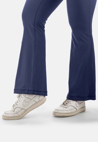 YantraConnection KISIMA - Pantaloni - blue