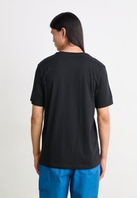 Thumbnail Image 4