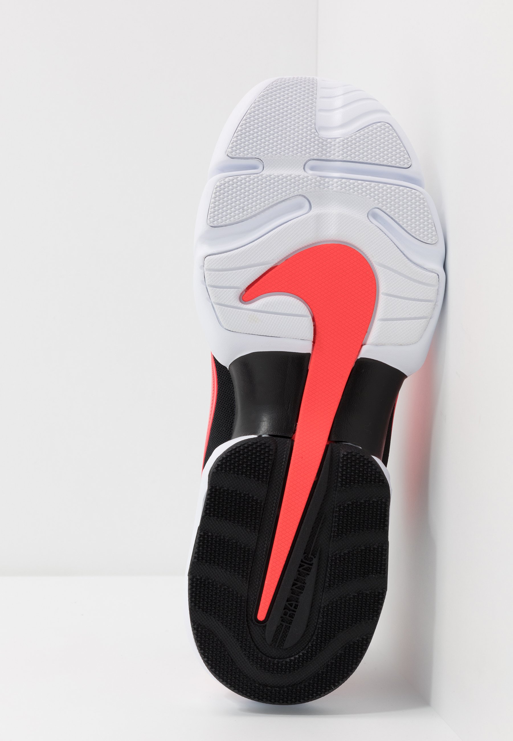 Nike Performance AIR MAX ALPHA SAVAGE - Trainingsschuh - wolf  grey/white/laser crimson/anthracite/grau - Zalando.de