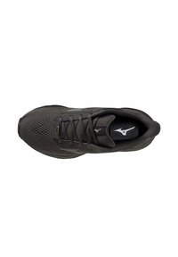 Scarpa da ginnastica nera con tomaia in rete, punta rotonda, collo imbottito e chiusura con lacci. Presenta un logo sottile e una suola testurizzata.