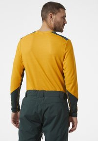 Helly Hansen LIFA MIDWEIGHT CREW - Hemd - cloudberry