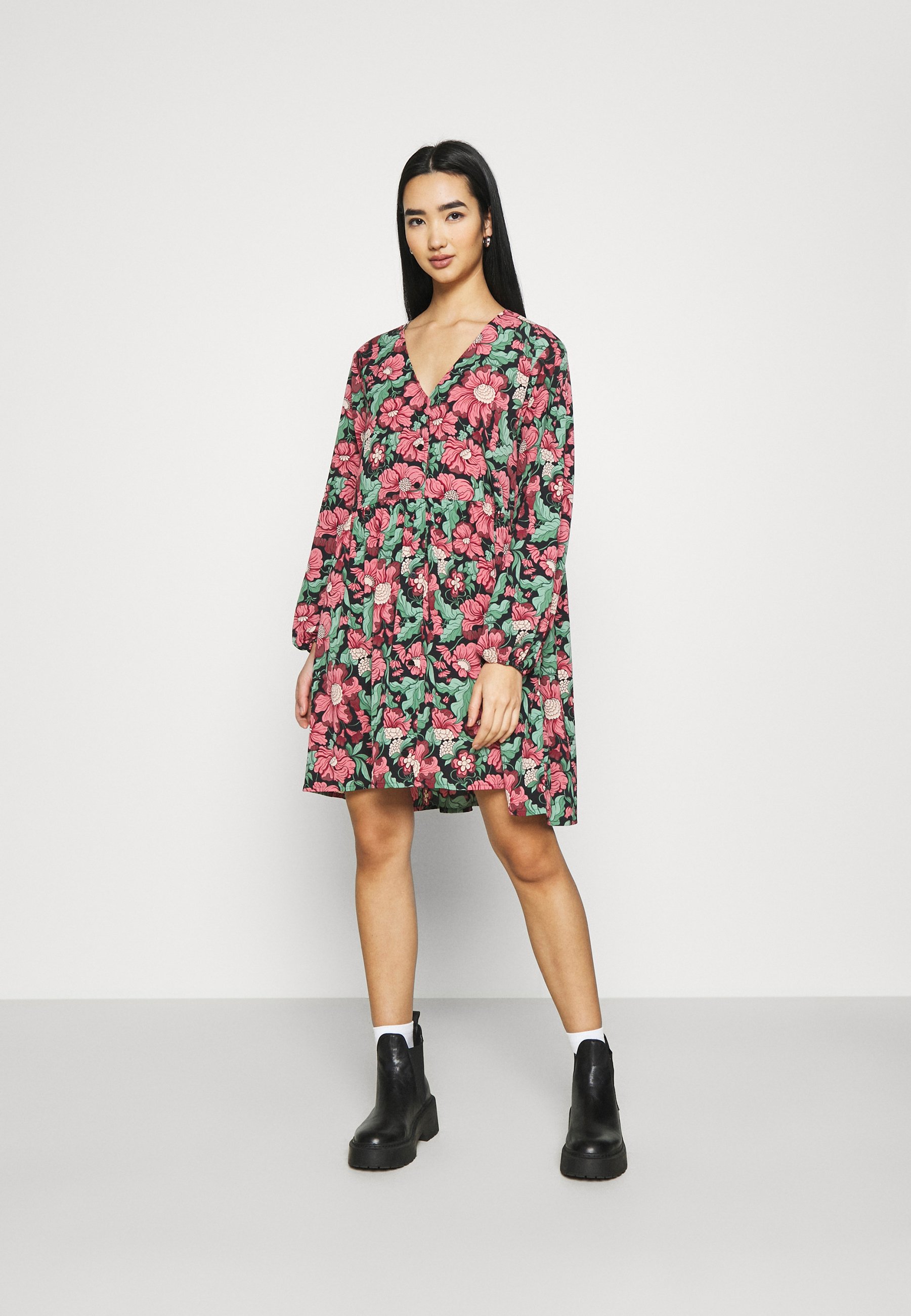Monki flower dress Outlet