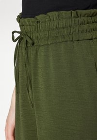 VILA VITIFF STRAIGHT PANT - Hlače - kalamata