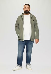 s.Oliver MIT ÄRMELTASCHE - Cardigan - olivgrün