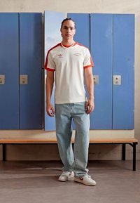 adidas Originals FLAGO - Print T-shirt - off white