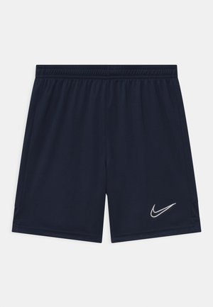 Pantalones cortos deportivos de color navy, fabricados con un material ligero, que presentan una cintura elástica y el logotipo de Nike en blanco en la parte inferior izquierda.