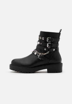 Cowboy/biker ankle boot - black