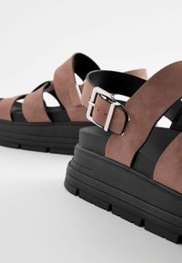 Next Platvormsandaalid - pale pink