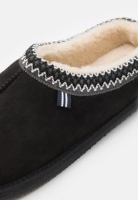Pier One Chaussons - black