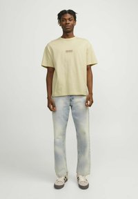 Jack & Jones Camiseta estampada - italian straw