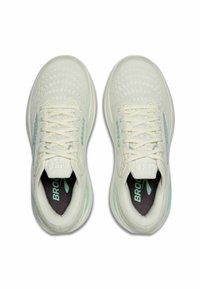 Letvægts løbesko i cremefarve med en struktureret overdel, hvide snørebånd, mintgrønne detaljer og en polstret sål for komfort.