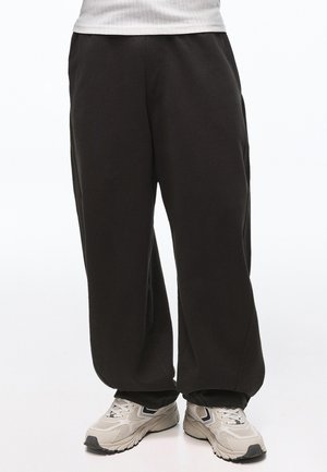 Bershka INTERLOCK BALLOON - TRACKSUIT BOTTOMS 01269190 - Trousers - black