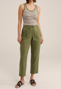 WE Fashion Top - dark green