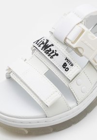 Dr. Martens PEARSON - Sandaalid - white