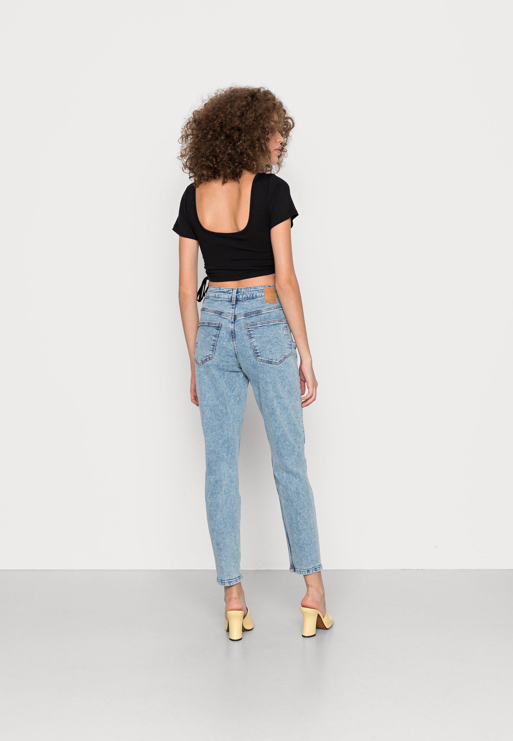Straight leg jeans - light blue denim 