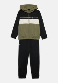 Nepasirinkta, lacoste olive