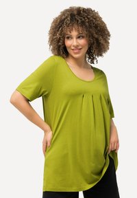 Ulla Popken T-shirt basic - apple green