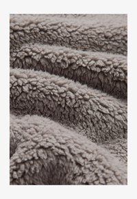 Ej vald, stone neutral