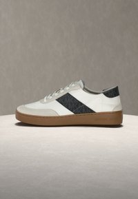 Não selecionado, black