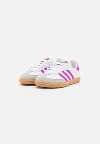 adidas Originals SAMBA UNISEX - Zapatillas - footwear white/purple burst