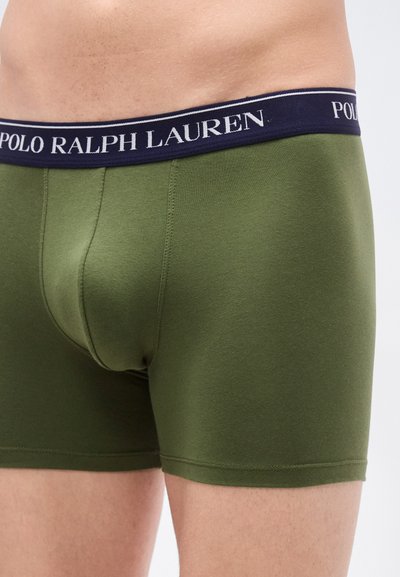 Βαμβακερά μποξέρ σε πράσινο ελιάς με μπλε σκούρο ελαστικό κορδόνι, με το λογότυπο "POLO RALPH LAUREN" σε λευκό κείμενο και εφαρμοστή σχεδίαση.