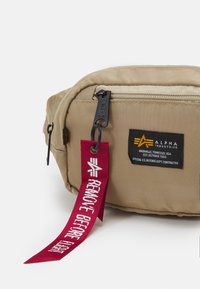 Alpha Industries CREW WAIST BAG UNISEX - Diržinis krepšelis - sand
