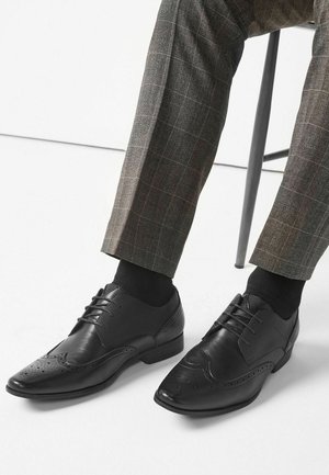 WIDE FIT BROGUE SHOES - Elegantní šněrovací boty - black