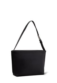 Sac d'épaule rectangulaire noir avec sangle réglable et texture lisse sur fond blanc.