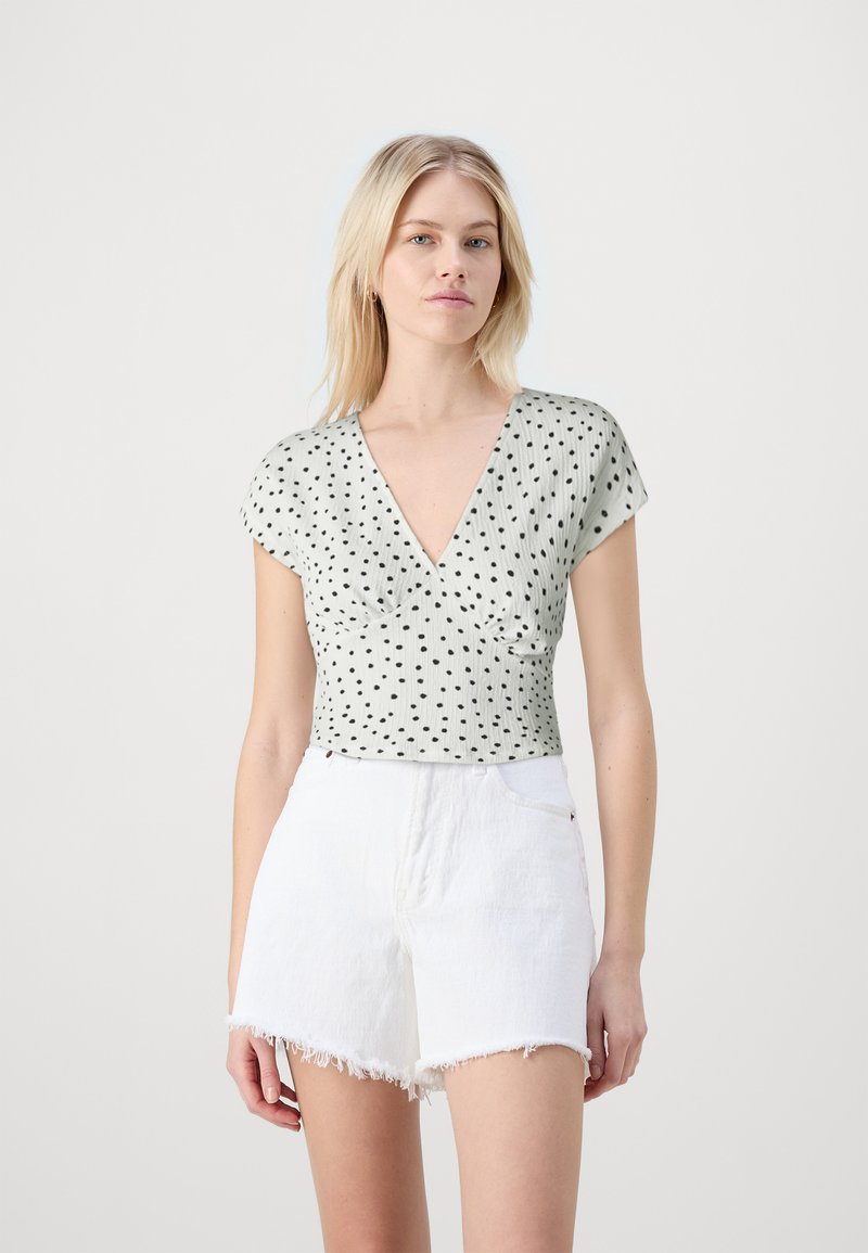 ONLY ONLHILLERY - T-shirt estampada - cloud dancer/black