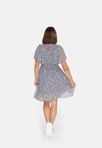 Elara Vestido informal - blau